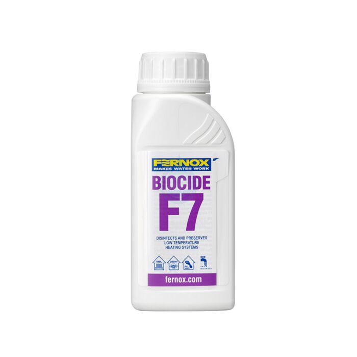 Fernox Biocide F7 – účinný biocíd proti baktériám a plesniam vo vykurovacích systémoch. Rýchly účinok do 24 h, prevencia želé usadenín, ošetrenie až 150 l.