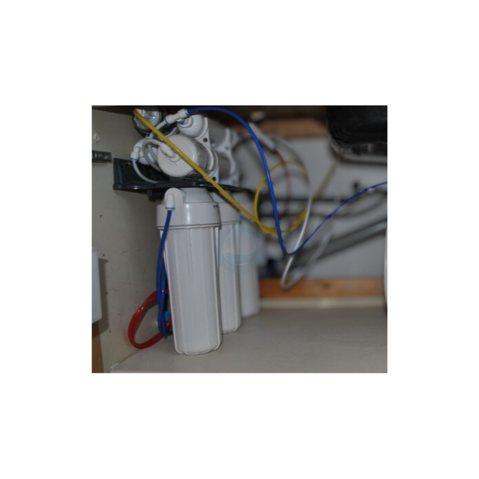 Servis reverznej osmózy so zásobníkom